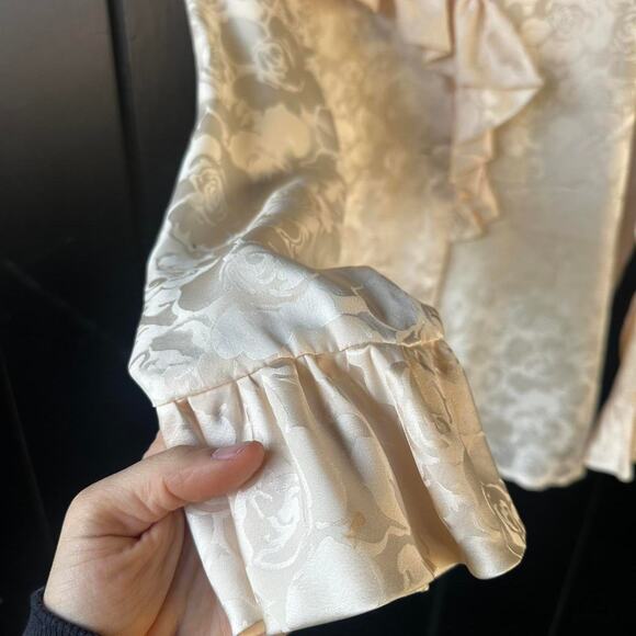 J. Simpson 100% Silk Jacquard Ruffle Blouse Women’s Large Champagne Floral - Picture 3 of 5